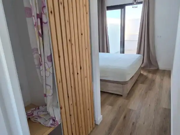 Dúplex de alquiler en Calle Drago, 5, Corralejo Habitación de Dúplex de alquiler en La Oliva con Parquet, Terraza y Piscina