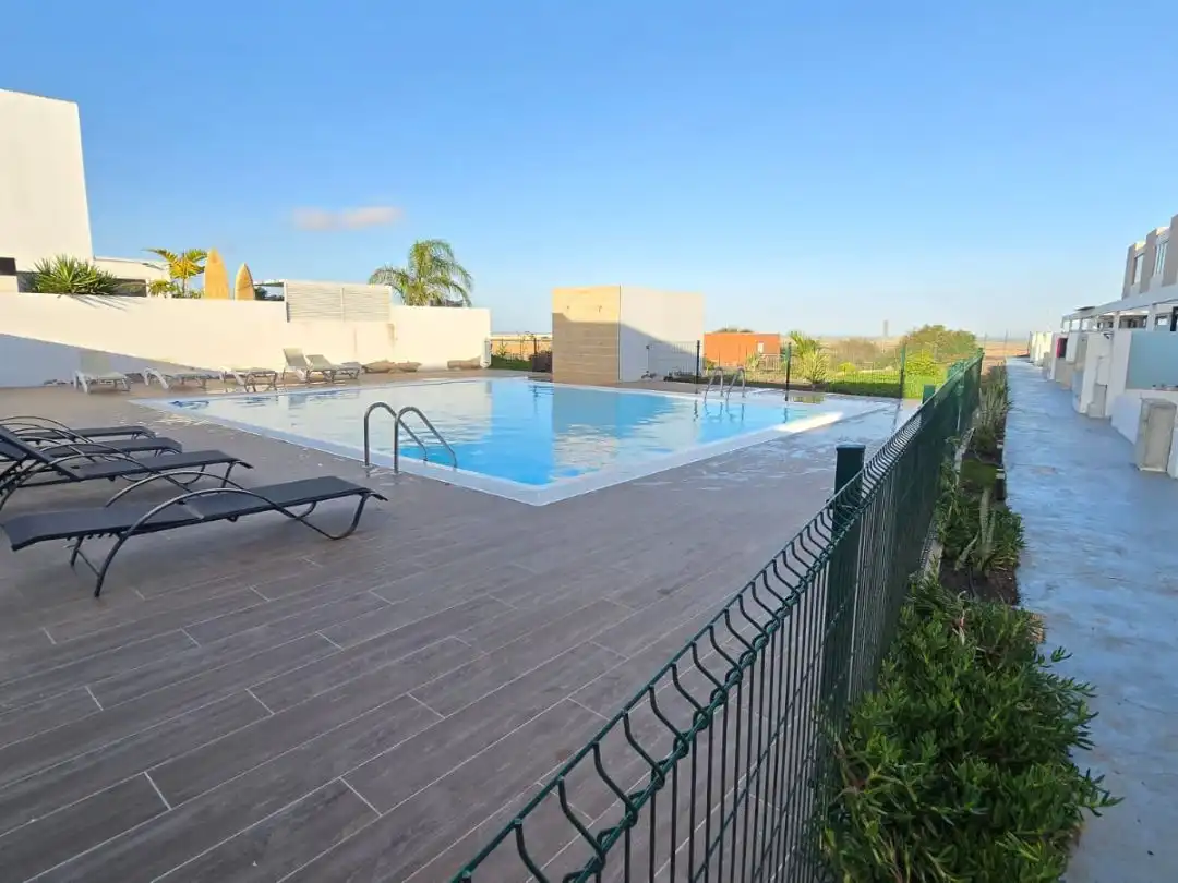 Dúplex de alquiler en Calle Drago, 5, Corralejo Piscina de Dúplex de alquiler en La Oliva con Parquet, Terraza y Piscina