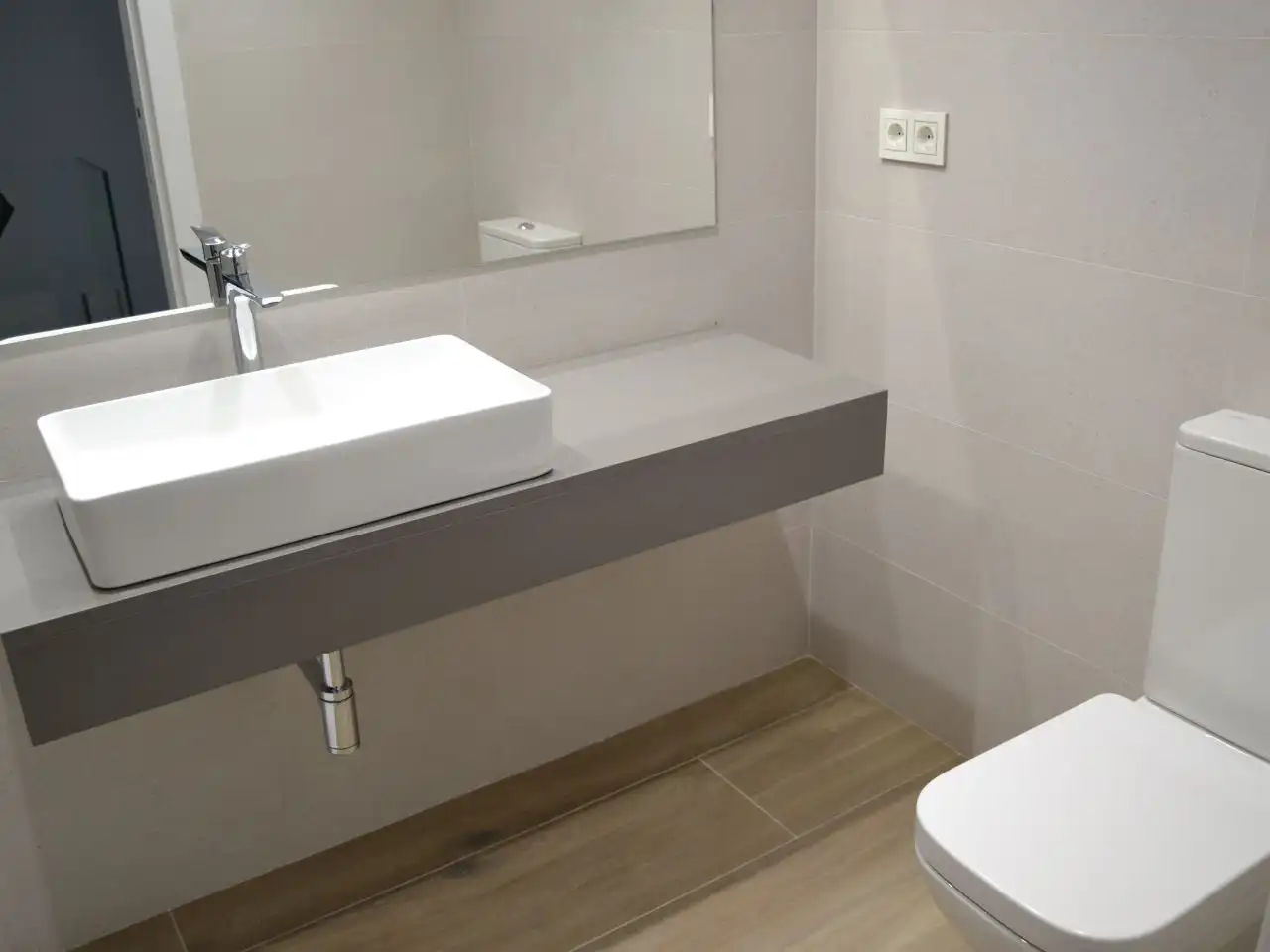 Attic for rent in Plaça Ricard Vinyes, 2, Lleida Capital Bathroom of Attic for rent in Lleida Capital with Air Conditioner and Terrace