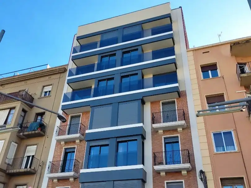 Ático de alquiler en Plaça Ricard Vinyes, 2, Instituts - Universitat Vista exterior de Ático de alquiler en Lleida con Aire acondicionado, Calefacción y Terraza