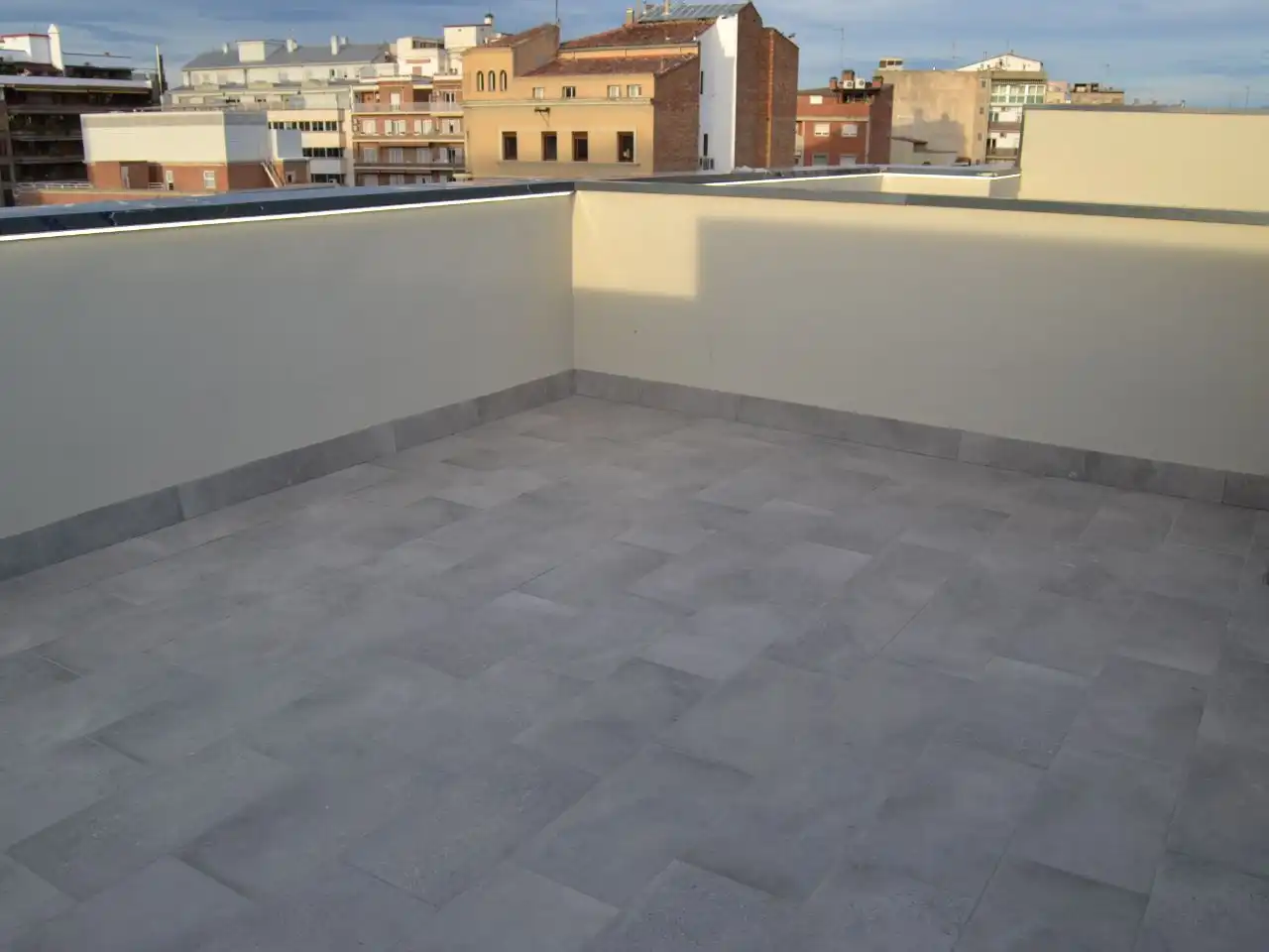 Attic for rent in Plaça Ricard Vinyes, 2, Lleida Capital Terrace of Attic for rent in Lleida Capital with Air Conditioner and Terrace