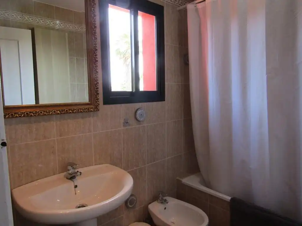 Flat for rent in Avenida del Deporte, Islantilla Golf Bathroom of Flat for rent in Islantilla with Private garden, Terrace and Storage room