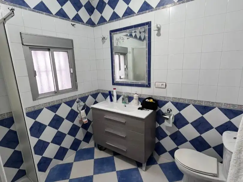 Badezimmer von Wohnung zum Verkauf in Nerva mit Klimaanlage, Terrasse und Abstellraum