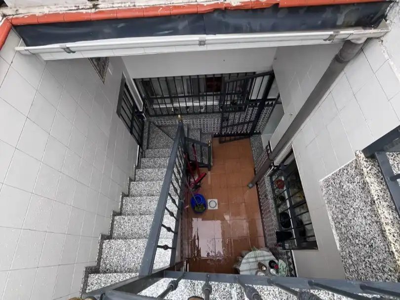 Wohnung zum Verkauf in Nerva mit Klimaanlage, Terrasse und Abstellraum