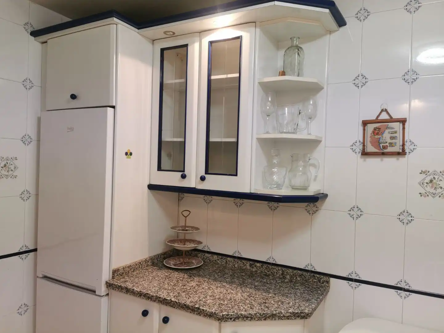 Cuina de Apartament de lloguer en León Capital  amb Calefacció, Parquet i Terrassa