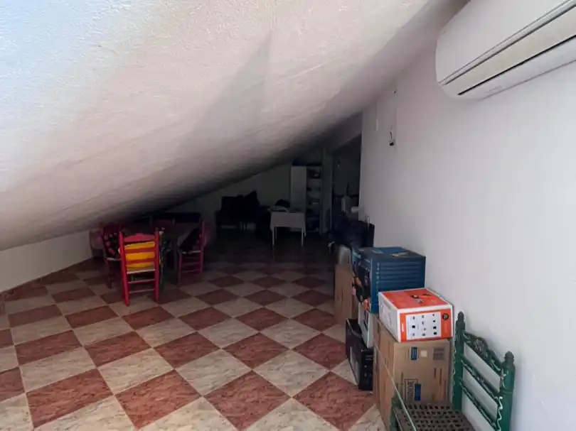 Wohnung zum Verkauf in Nerva mit Klimaanlage, Terrasse und Abstellraum