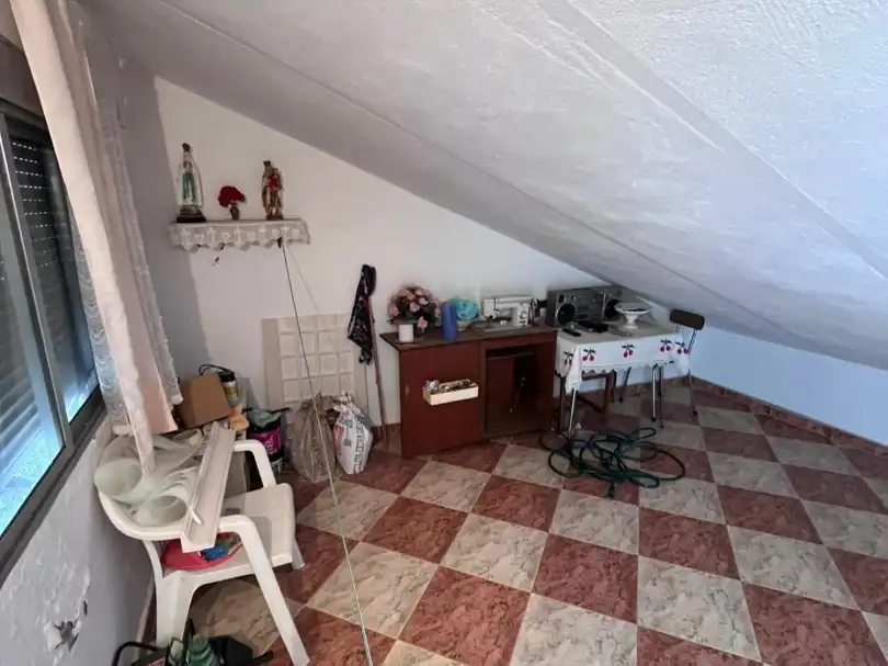 Wohnung zum Verkauf in Nerva mit Klimaanlage, Terrasse und Abstellraum
