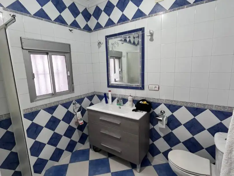 Badezimmer von Wohnung zum Verkauf in Nerva mit Klimaanlage, Terrasse und Abstellraum