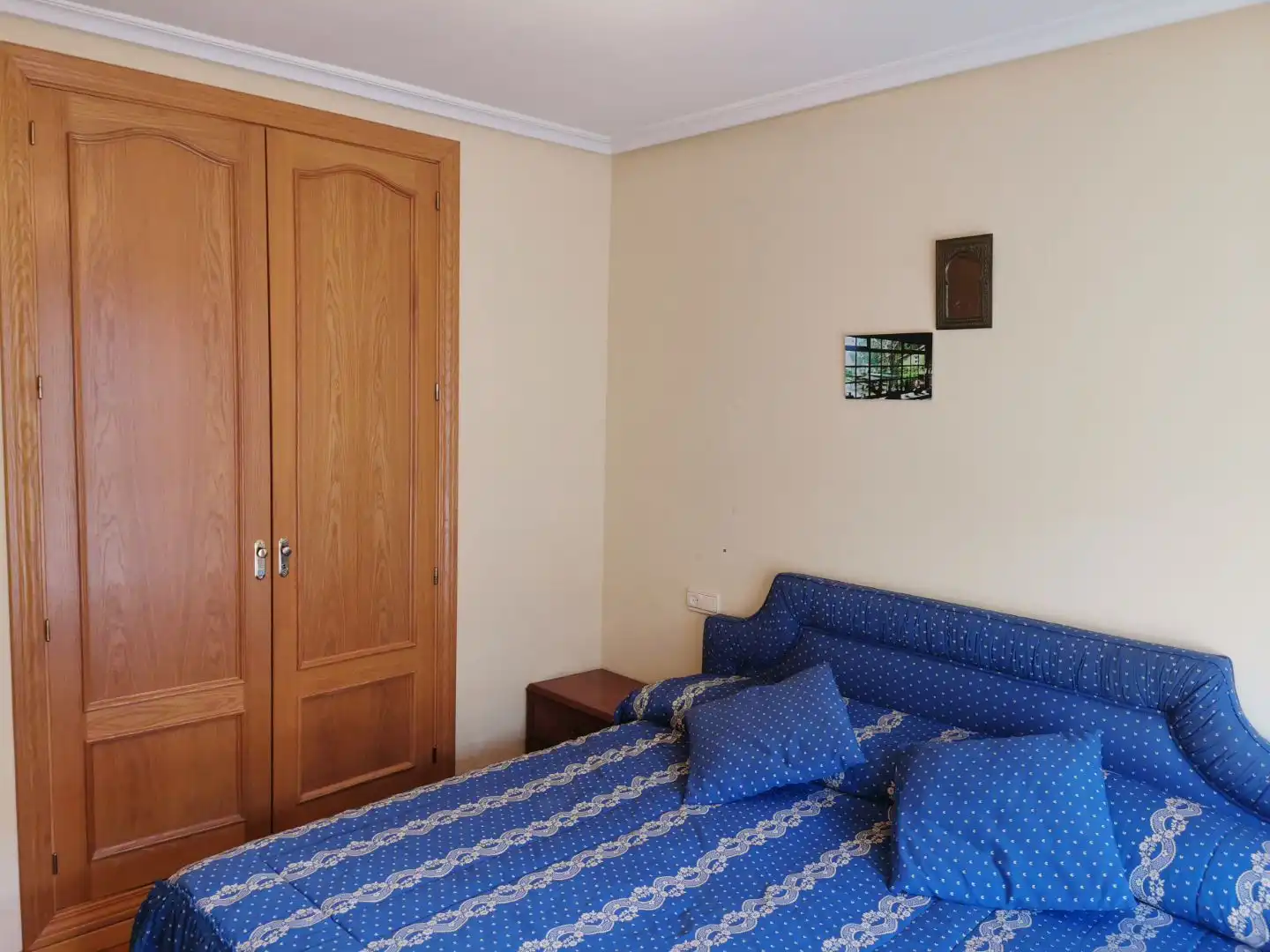 Dormitori de Apartament de lloguer en León Capital  amb Calefacció, Parquet i Terrassa