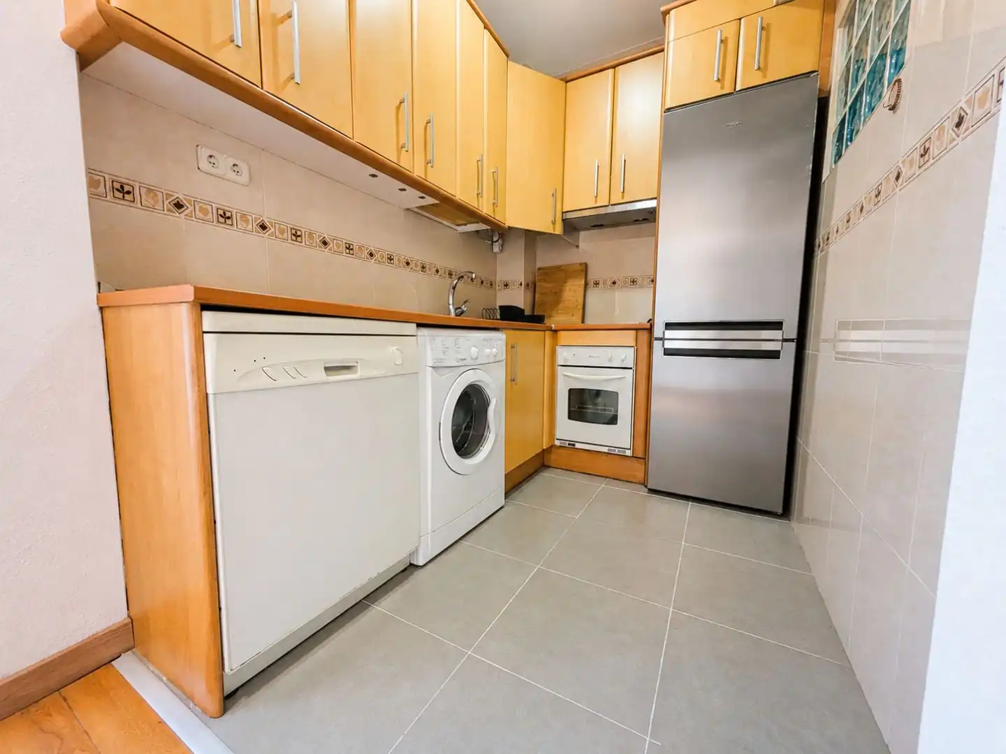 Kitchen of Flat for rent in Madrid  with Air Conditioner, Heating and Parquet flooring