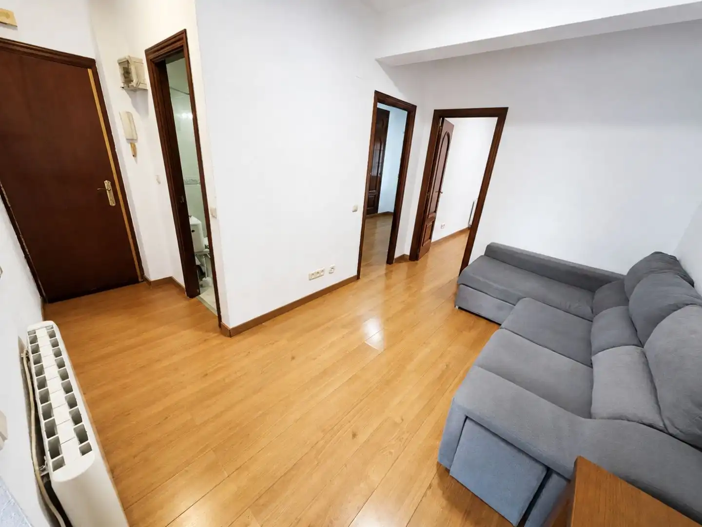 Living room of Flat for rent in Madrid  with Air Conditioner, Heating and Parquet flooring