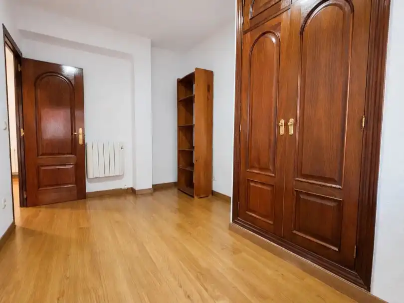 Bedroom of Flat for rent in Madrid  with Air Conditioner, Heating and Parquet flooring
