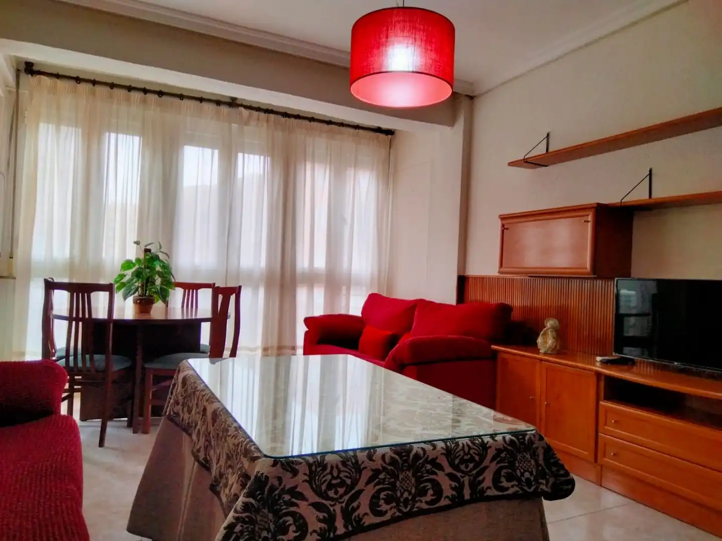 Room in Camino de Ronda, 136, Camino de Ronda Living room of Flat for share in Granada with Heating and Furnished