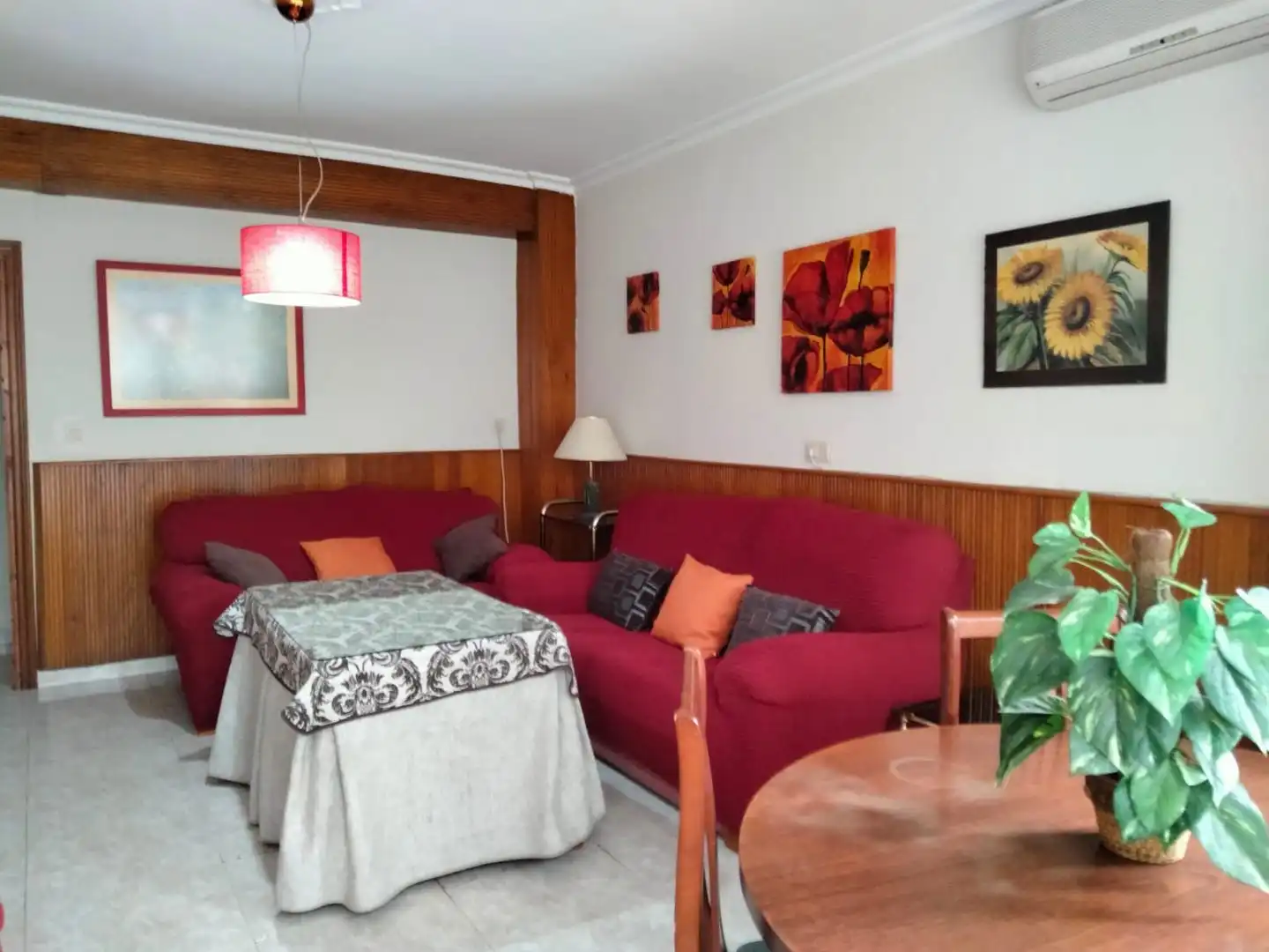 Room in Camino de Ronda, 136, Camino de Ronda Living room of Flat for share in Granada with Heating and Furnished