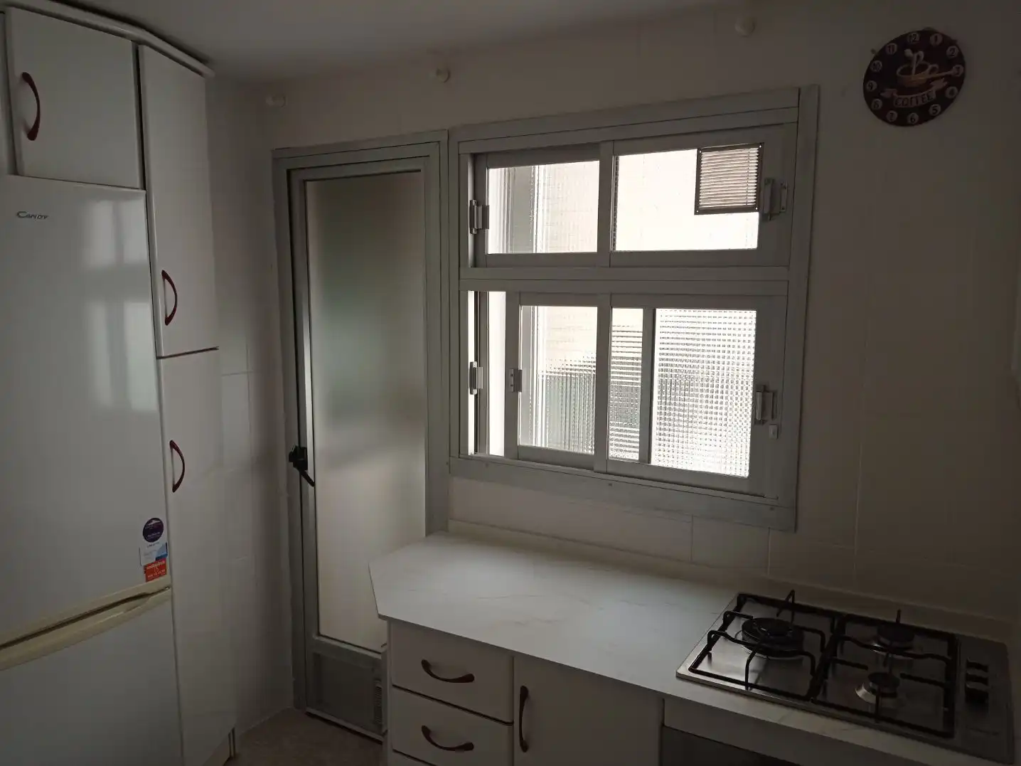 Room in Camino de Ronda, 136, Camino de Ronda Kitchen of Flat for share in Granada with Heating and Furnished
