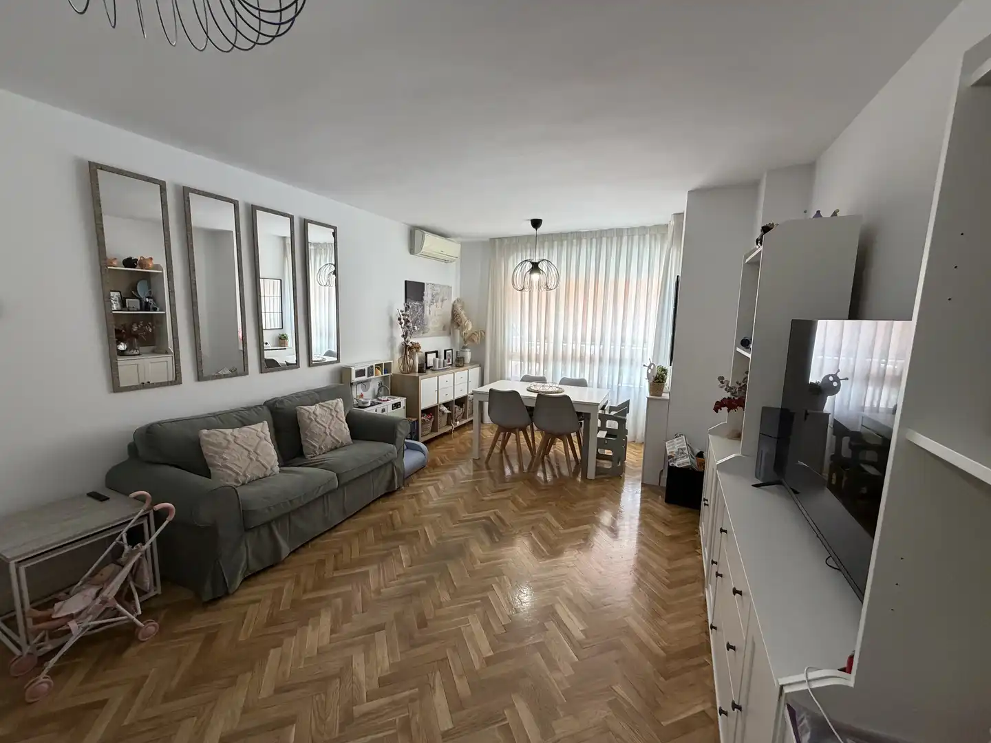 Wohnzimmer von Wohnung zum Verkauf in  Madrid Capital mit Klimaanlage und Schwimmbad