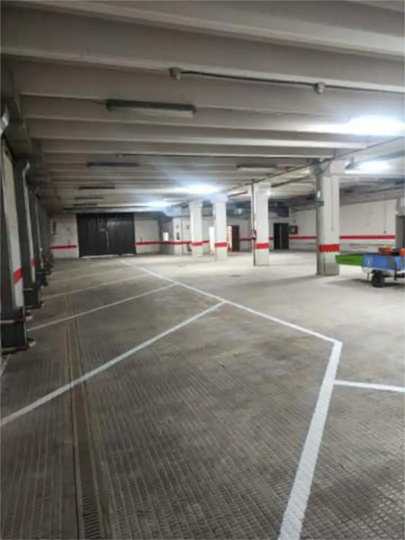 Garaje de alquiler en El Pinar - San León - Las Viñas Parking de Garaje de alquiler en Teruel
