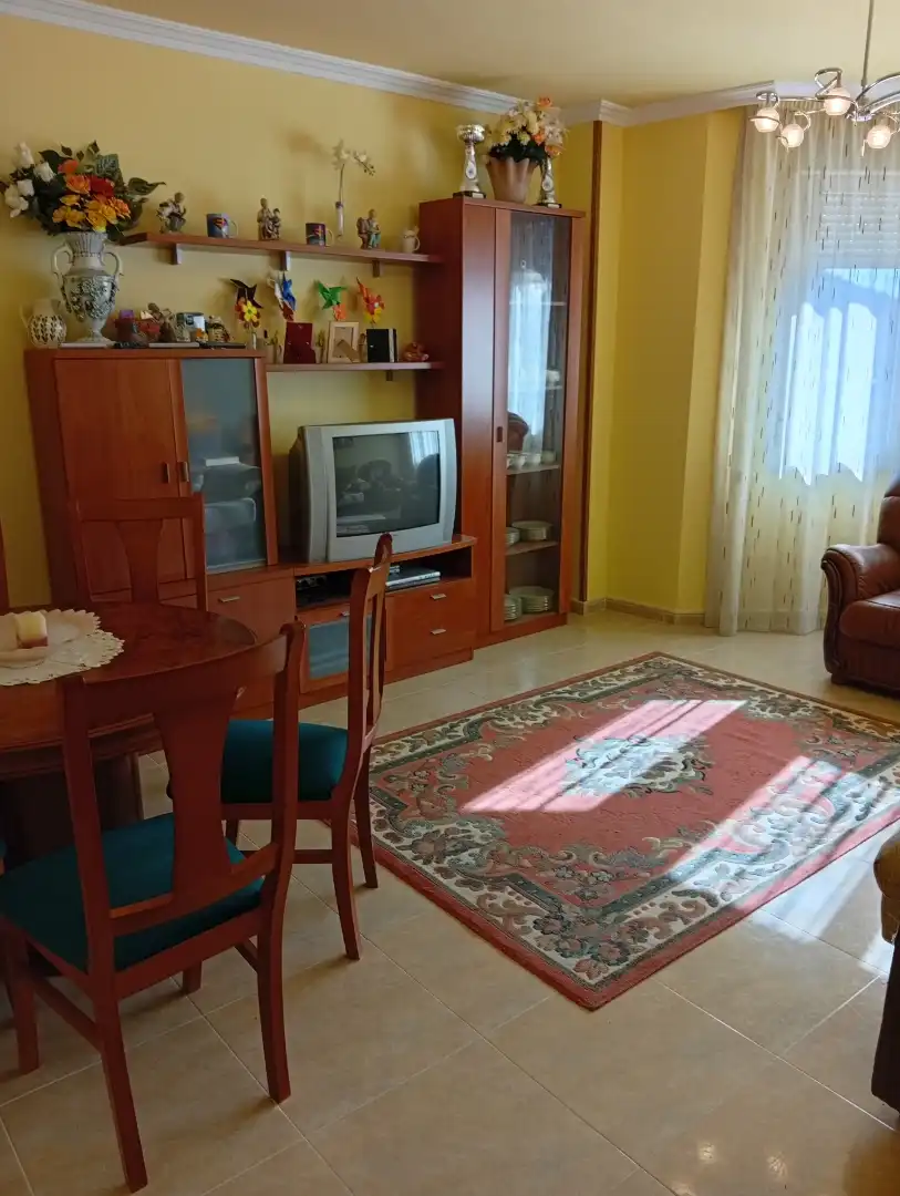 Piso en venta en Calle las Escuelas, 1, Entrena Sala de estar de Piso en venta en Entrena con Calefacción, Trastero y Amueblado