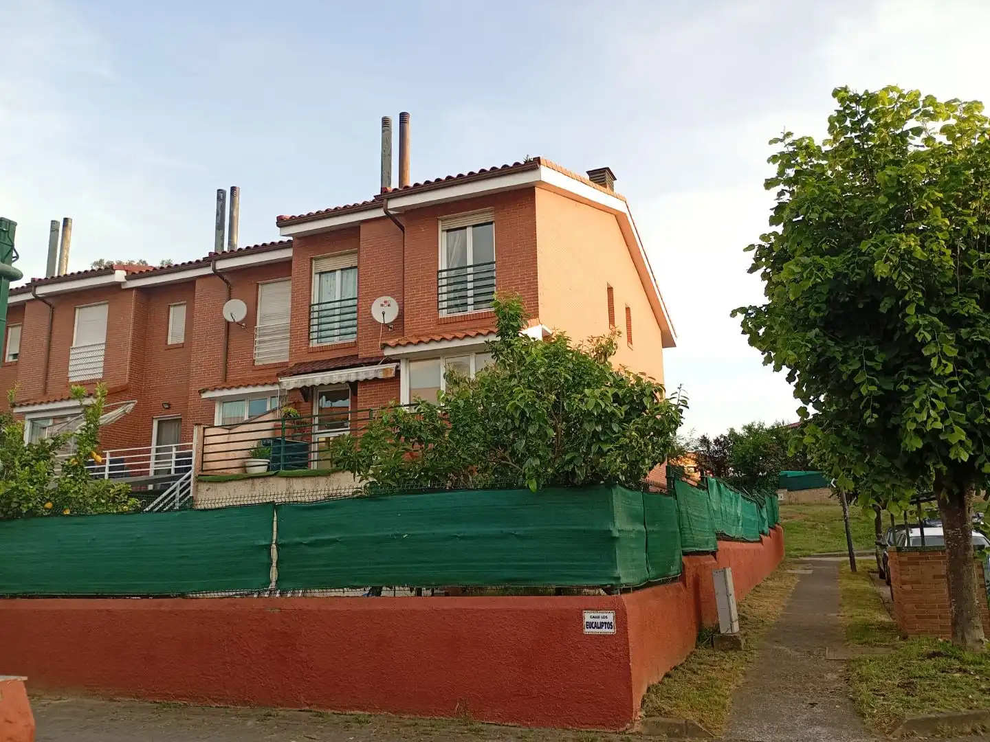 Casa o chalet en venta en Calle las Hayas, 13, Llanera Vista exterior de Casa o chalet en venta en Llanera con Terraza y Balcón