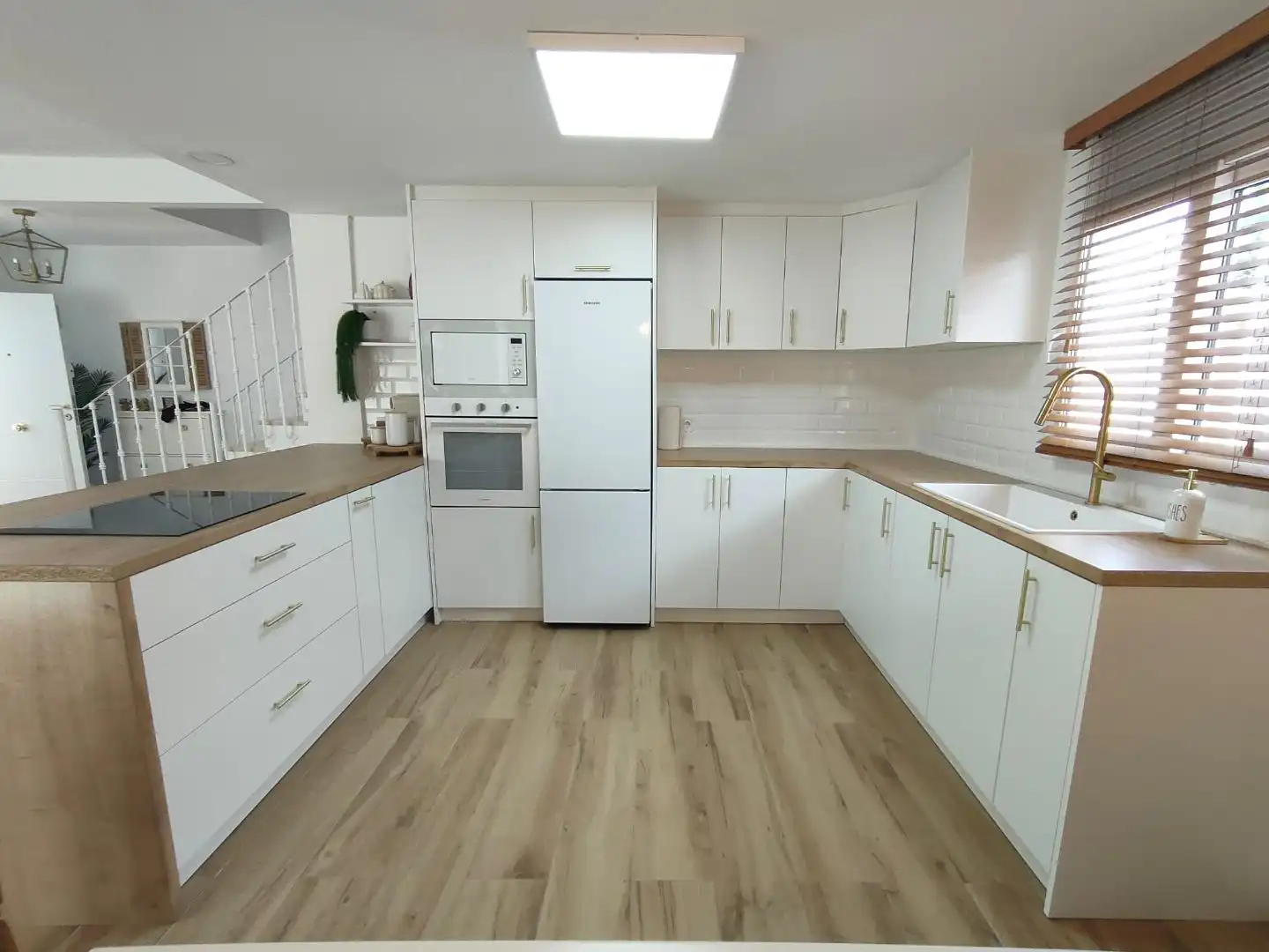 Piso en venta en Avinguda Generalitat, 1, Montepilar Cocina de Piso en venta en L'Eliana con Aire acondicionado, Calefacción y Jardín privado