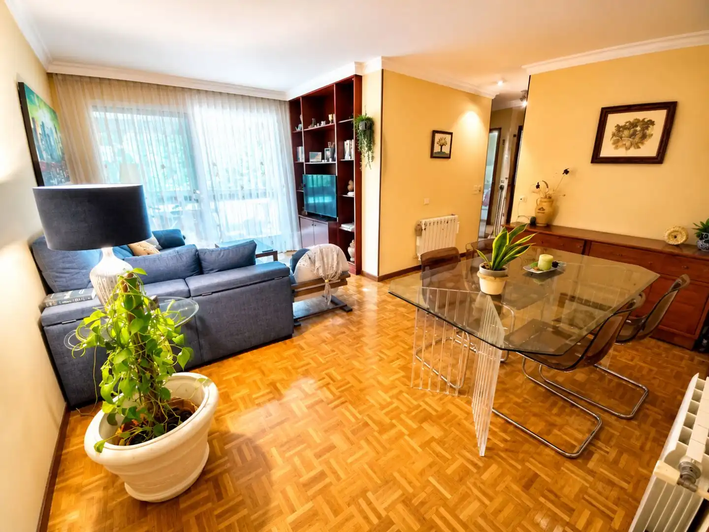 Pis en venda a Avenida de Nuestra Señora de Fátima, 92, Vista Alegre Sala d'estar de Pis en venda en Madrid Capital amb Terrassa i Piscina