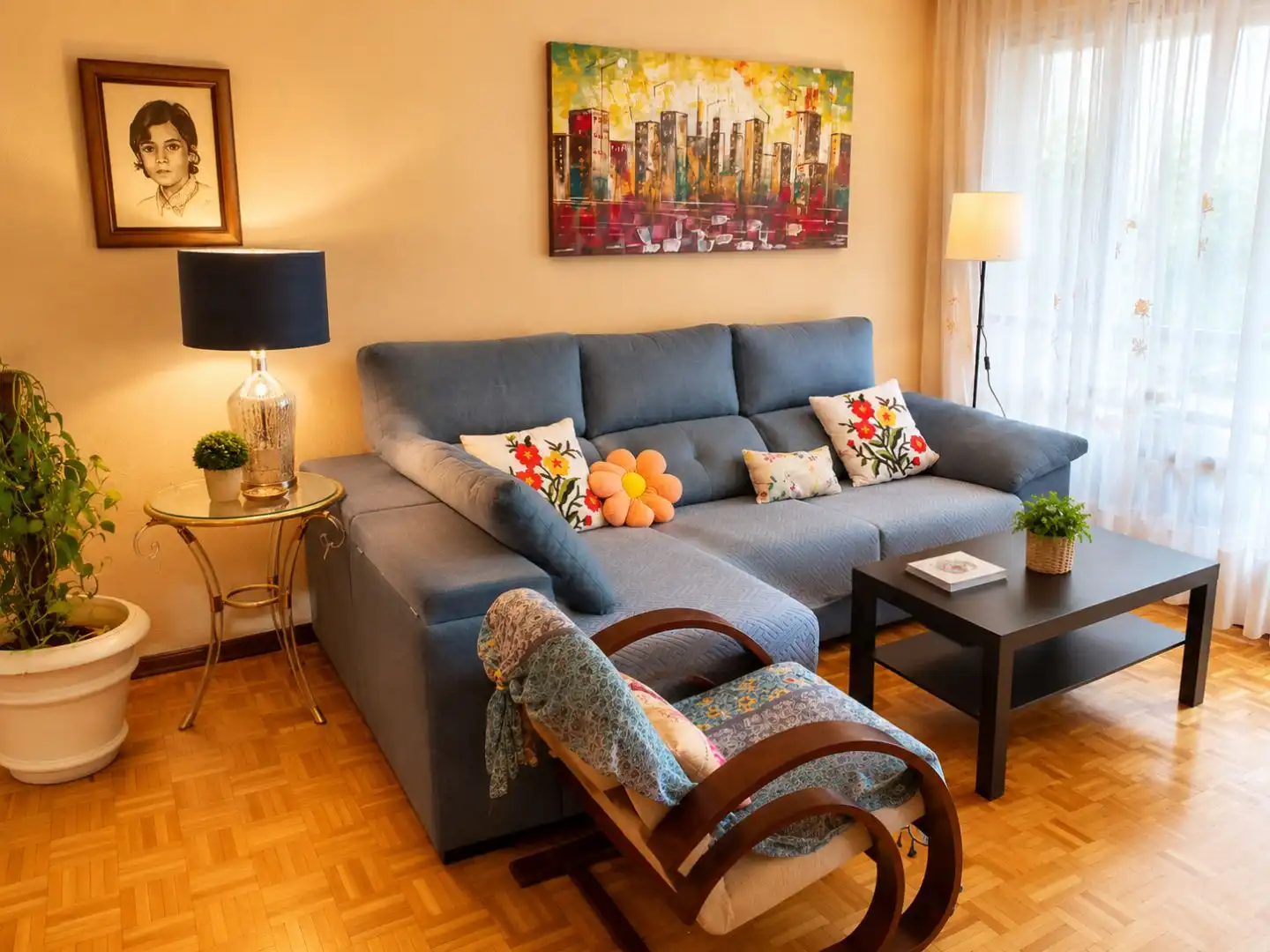 Living room of Flat for sale in  Madrid Capital  with Terrace and Swimming Pool