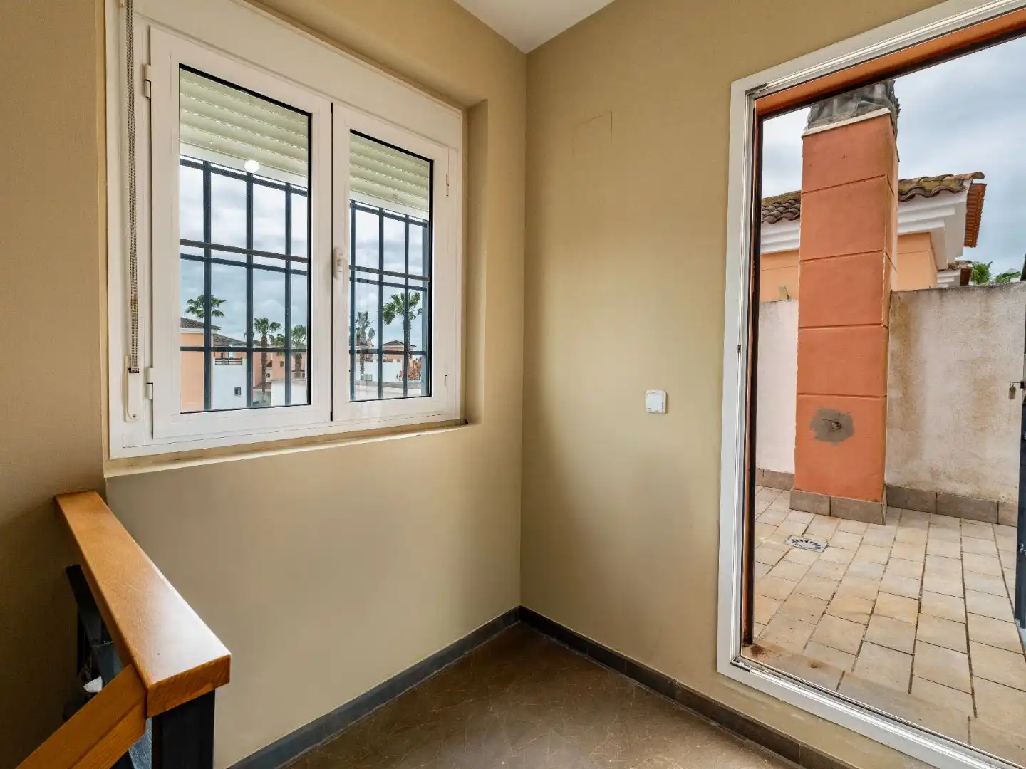Casa adosada en venta en Calle Ãlmanzor, 19, Aljaraque Terraza de Casa adosada en venta en Aljaraque con Aire acondicionado y Balcón