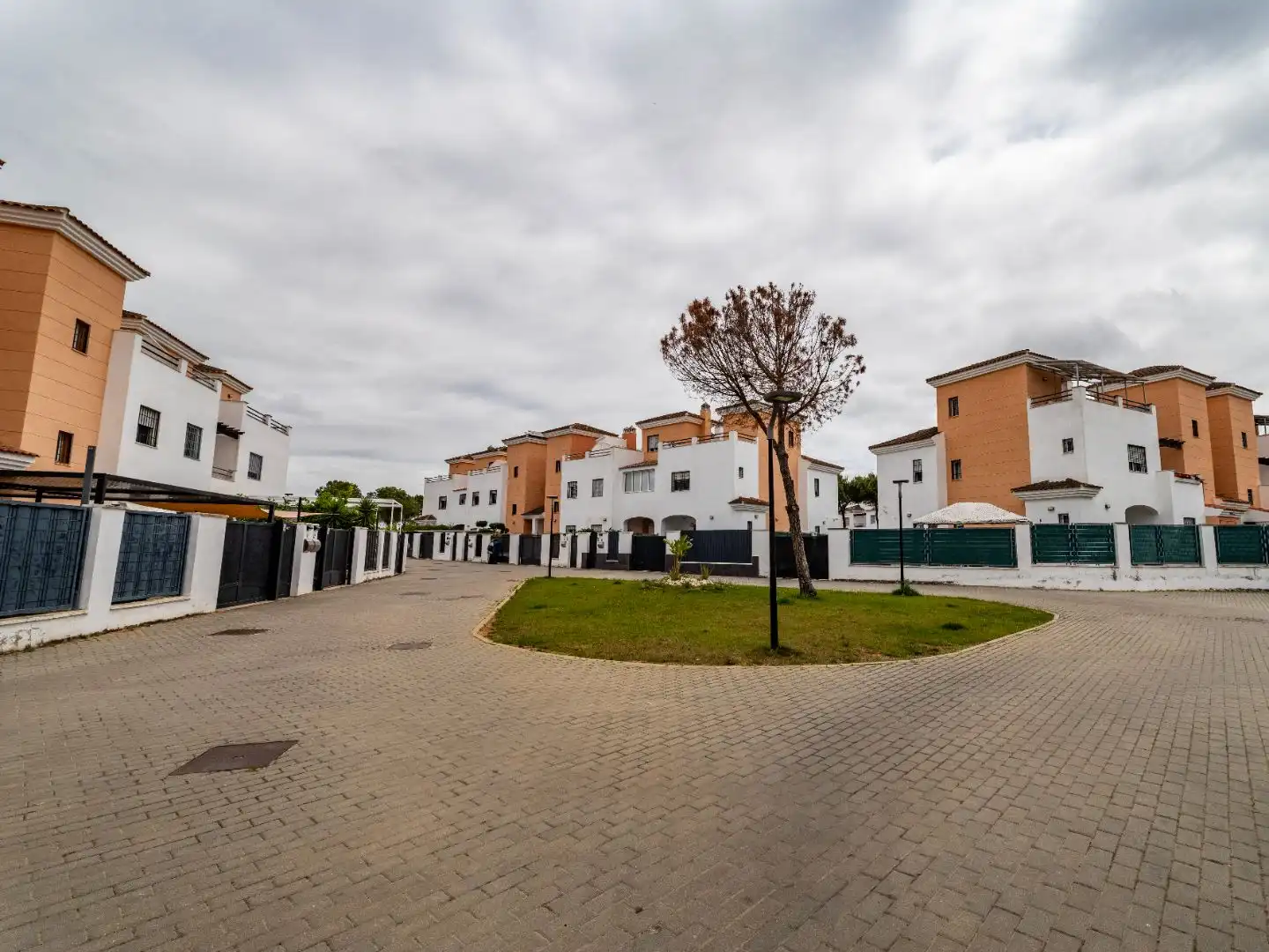 Casa adosada en venta en Calle Ãlmanzor, 19, Aljaraque Vista exterior de Casa adosada en venta en Aljaraque con Aire acondicionado y Balcón
