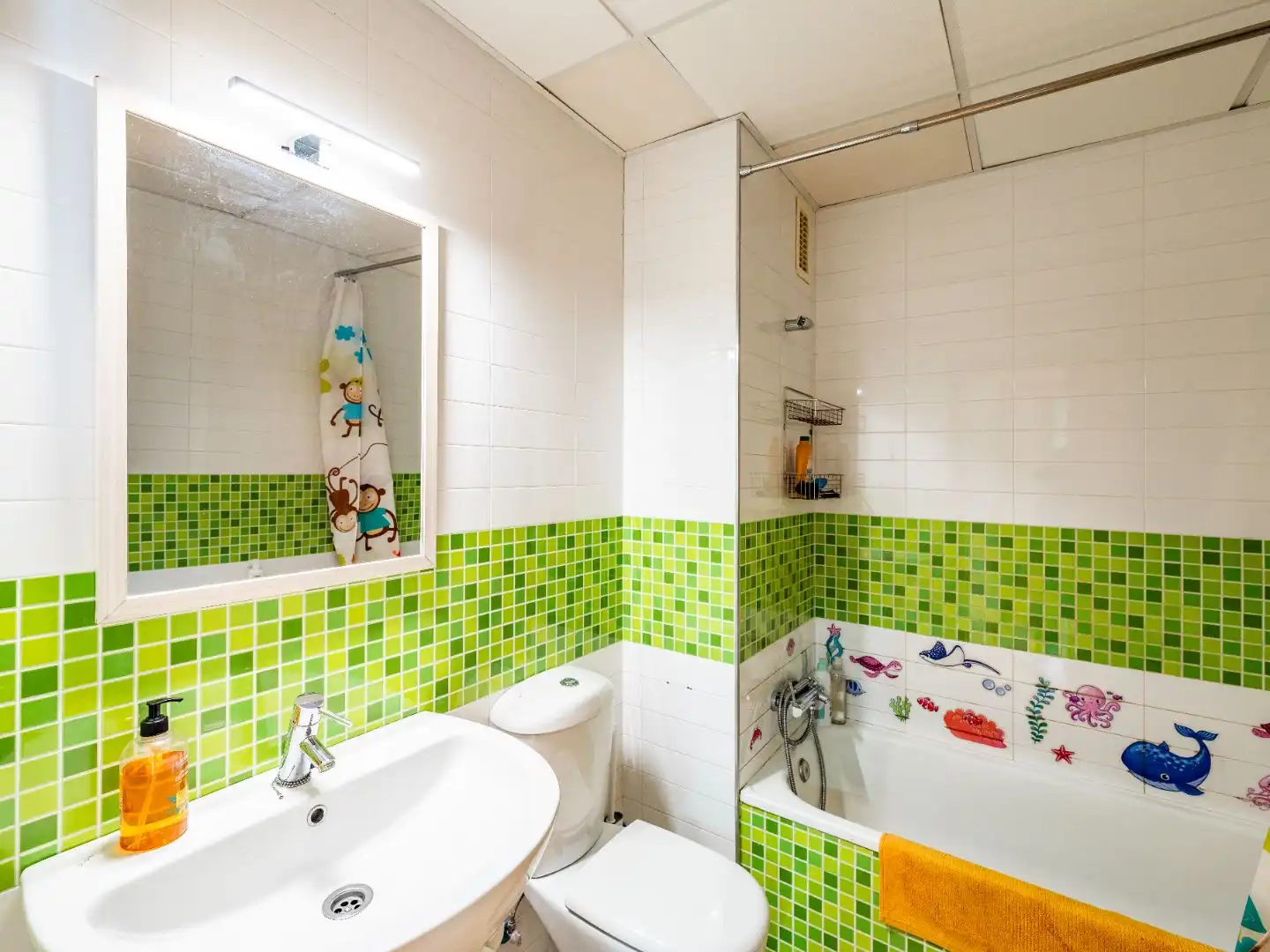 Casa adosada en venta en Calle Ãlmanzor, 19, Aljaraque Baño de Casa adosada en venta en Aljaraque con Aire acondicionado y Balcón