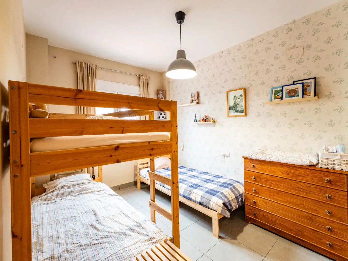 Casa adosada en venta en Calle Ãlmanzor, 19, Aljaraque Habitación de Casa adosada en venta en Aljaraque con Aire acondicionado y Balcón