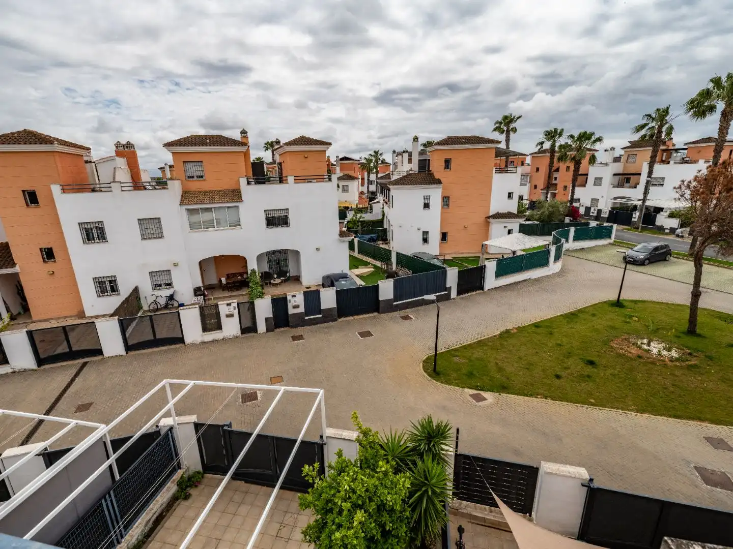 Casa adosada en venta en Calle Ãlmanzor, 19, Aljaraque Vista exterior de Casa adosada en venta en Aljaraque con Aire acondicionado y Balcón