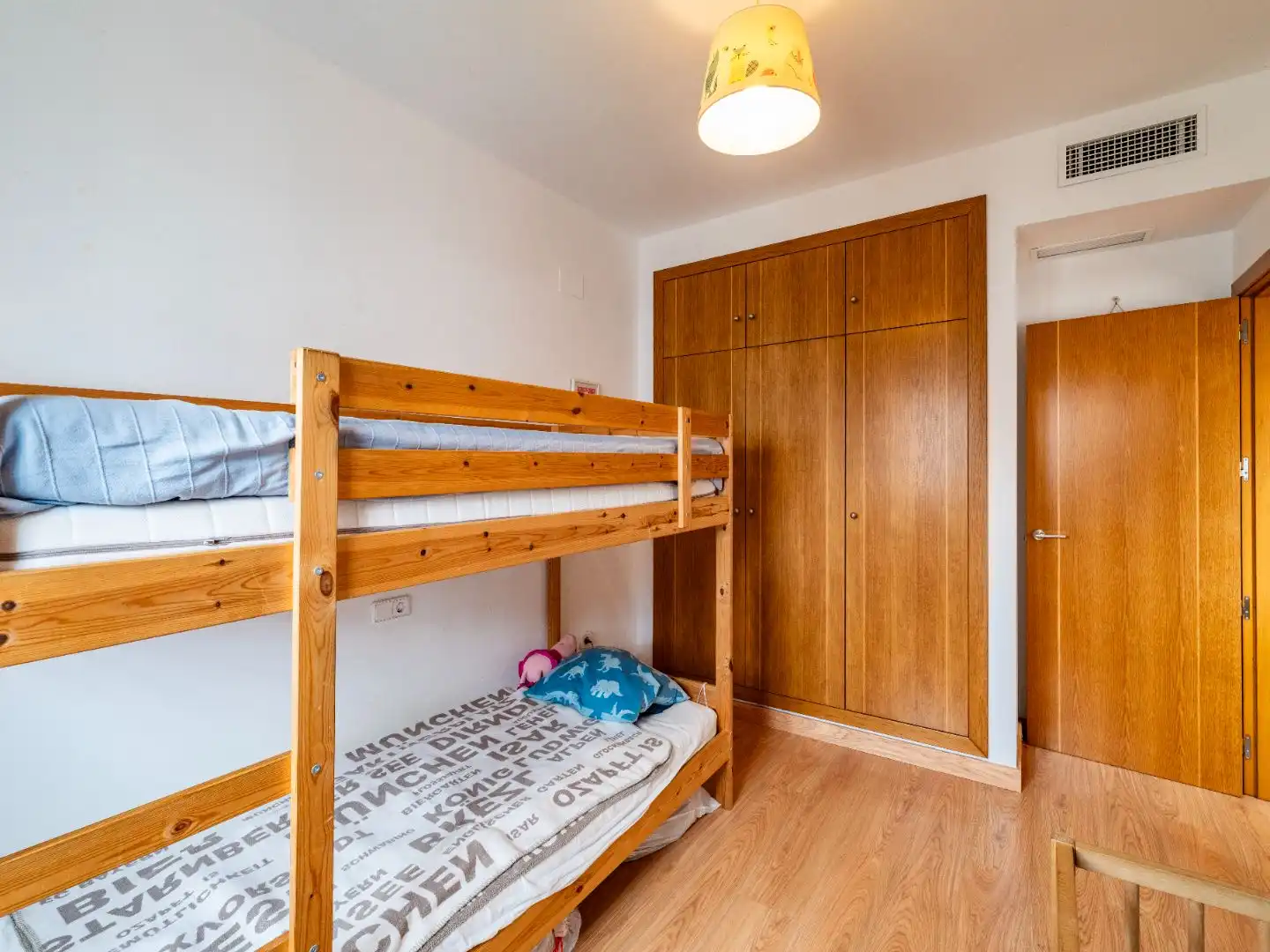 Casa adosada en venta en Calle Ãlmanzor, 19, Aljaraque Habitación de Casa adosada en venta en Aljaraque con Aire acondicionado y Balcón