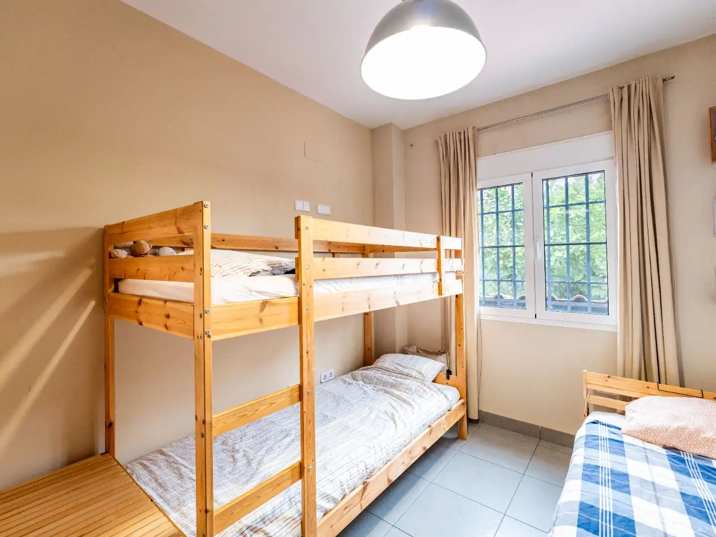 Casa adosada en venta en Calle Ãlmanzor, 19, Aljaraque Habitación de Casa adosada en venta en Aljaraque con Aire acondicionado y Balcón