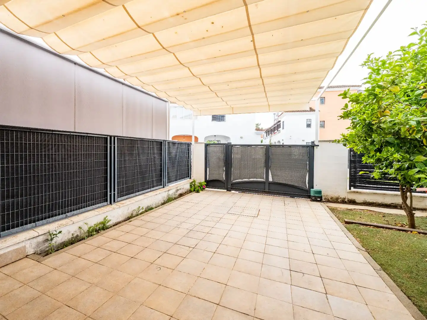 Casa adosada en venta en Calle Ãlmanzor, 19, Aljaraque Terraza de Casa adosada en venta en Aljaraque con Aire acondicionado y Balcón