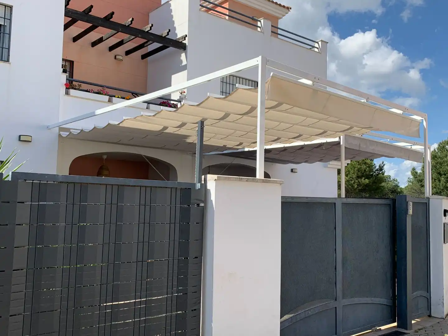 Casa adosada en venta en Calle Ãlmanzor, 19, Aljaraque Terraza de Casa adosada en venta en Aljaraque con Aire acondicionado y Balcón