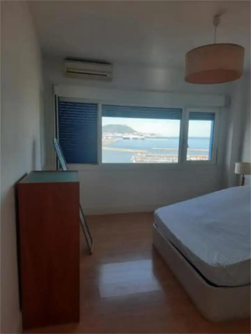 Habitación de Ático de alquiler en Algeciras con Amueblado