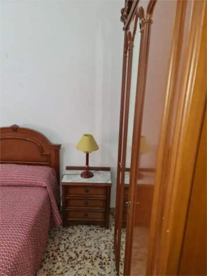 Piso de alquiler en Viñuela - Rescatado Habitación de Piso de alquiler en Córdoba con Terraza y Amueblado