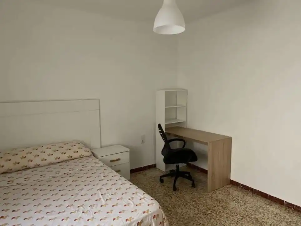 Schlafzimmer von Wohnung zur untervermieten in Sevilla mit Klimaanlage, Möbliert und Balkon