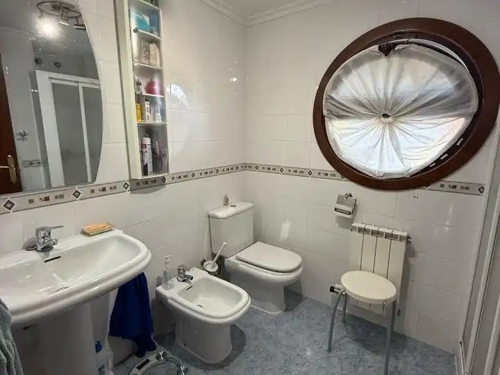 Flat for sale in Lugar Carregal de Arriba, 63, Tomiño Bathroom of Flat for sale in Tomiño with Heating, Private garden and Parquet flooring