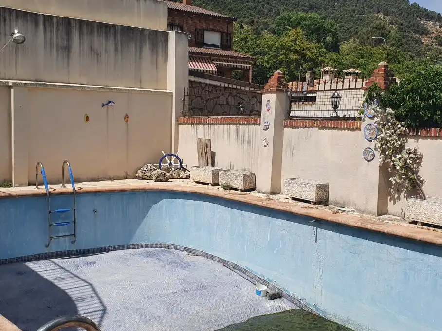 Piso en venta en Calle Barrio Nuevo, 5, Iriépal - Taracena - Valdenoches Piscina de Piso en venta en Guadalajara con Jardín privado, Terraza y Piscina
