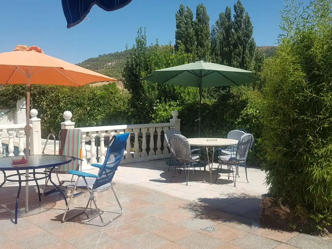 Piso en venta en Calle Barrio Nuevo, 5, Iriépal - Taracena - Valdenoches Terraza de Piso en venta en Guadalajara con Jardín privado, Terraza y Piscina