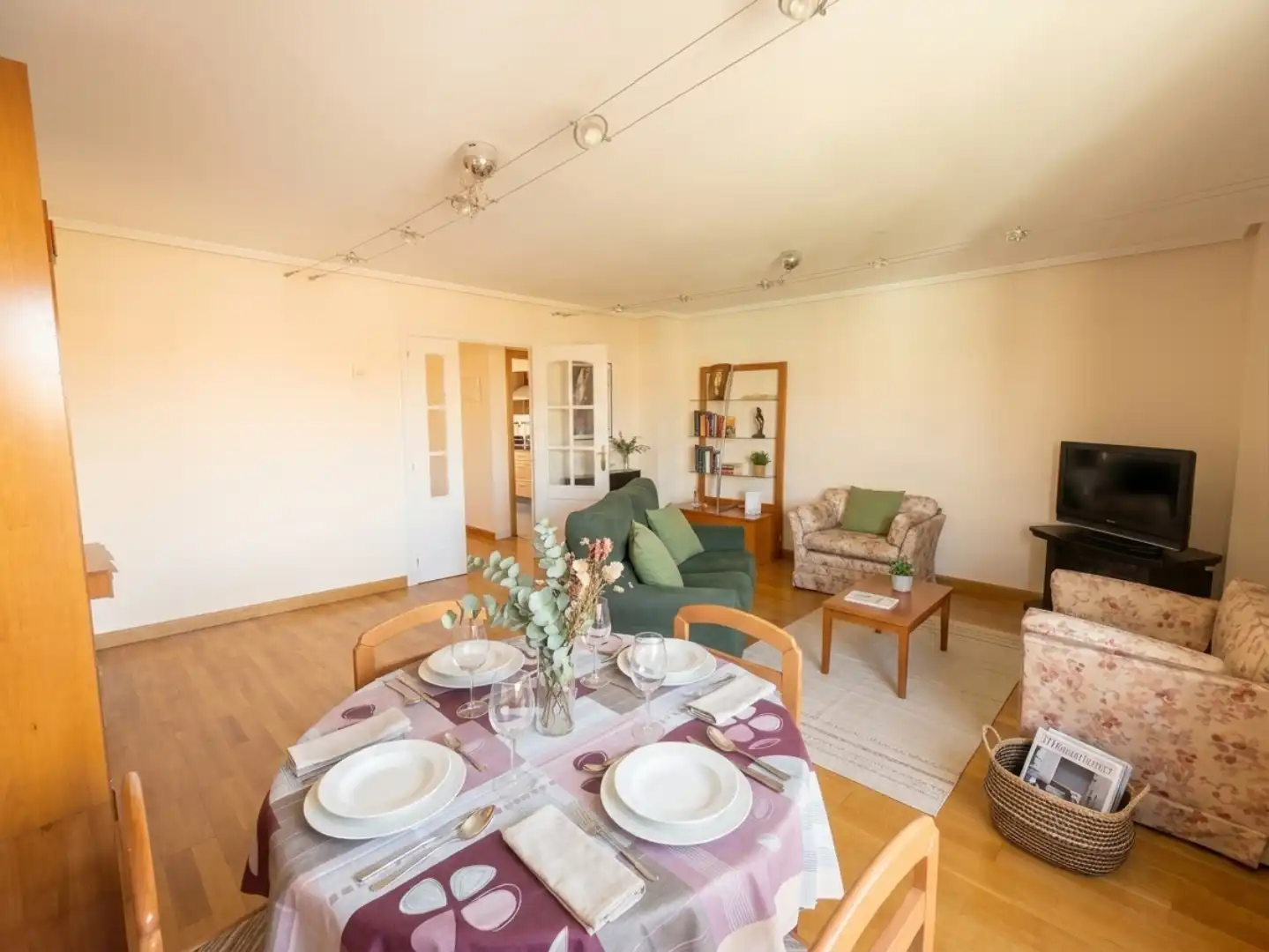 Comedor de Piso de alquiler en León Capital  con Calefacción, Parquet y Terraza