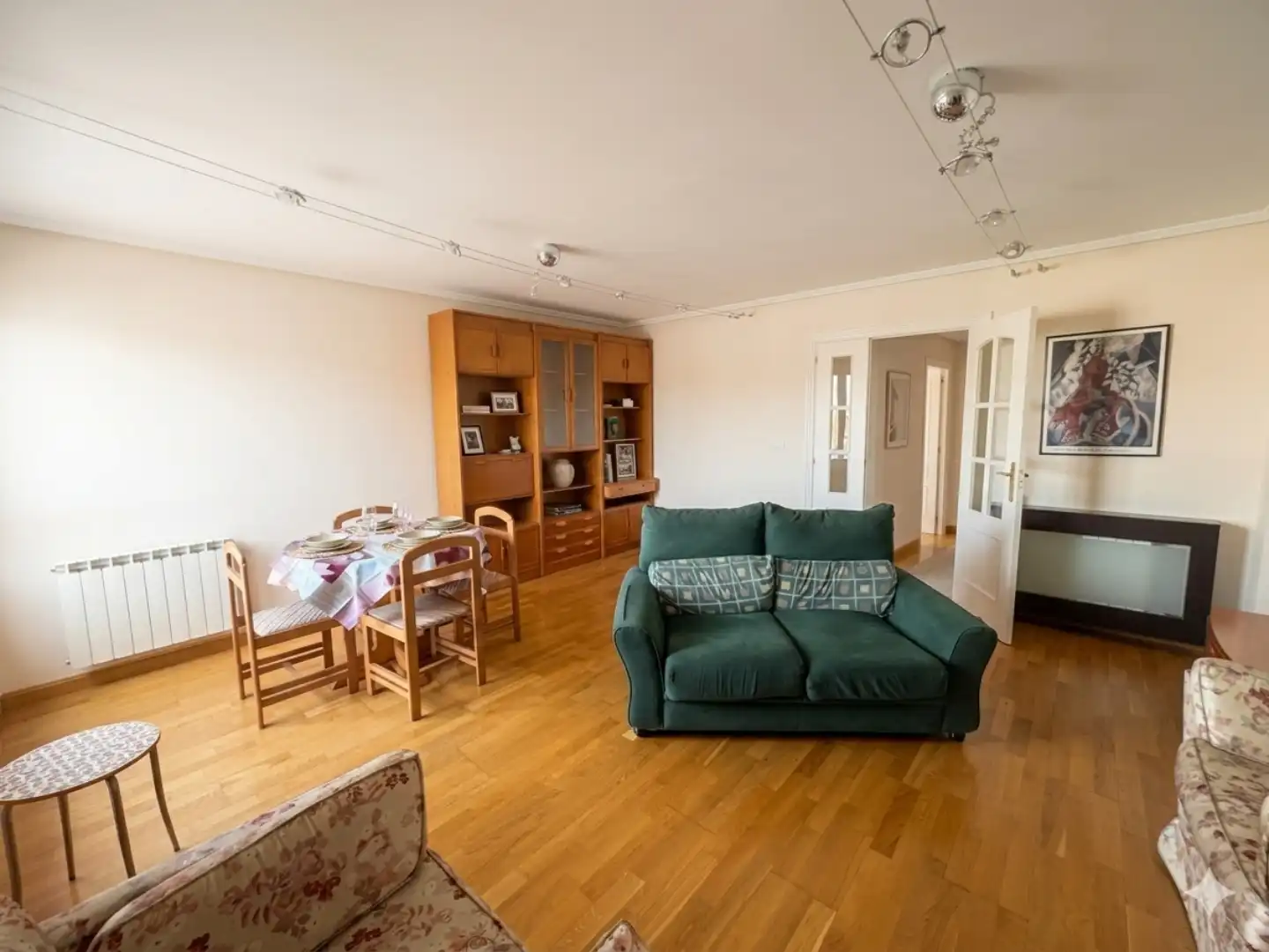 Sala de estar de Piso de alquiler en León Capital  con Calefacción, Parquet y Terraza