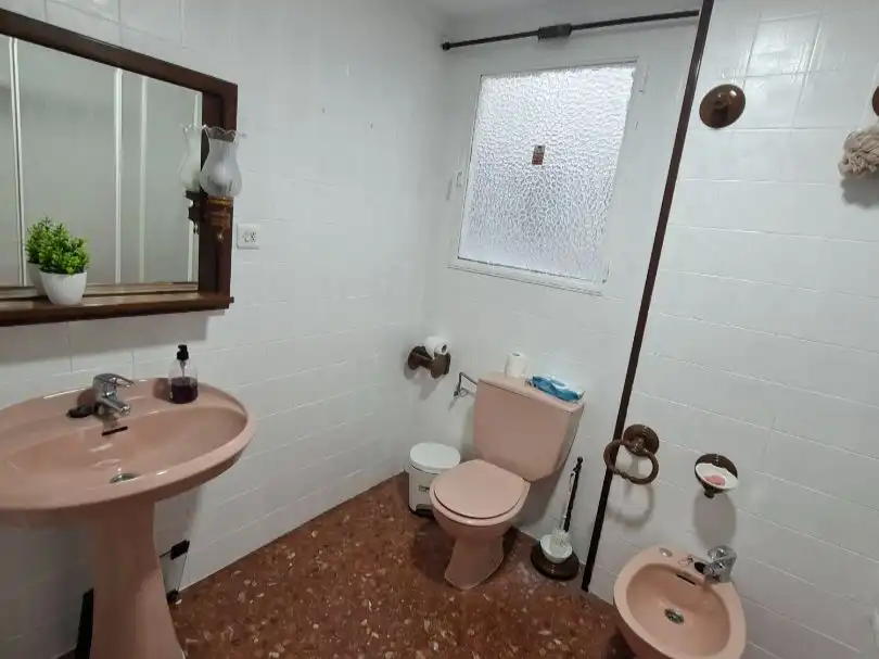 Baño de Piso en venta en Oliva con Aire acondicionado
