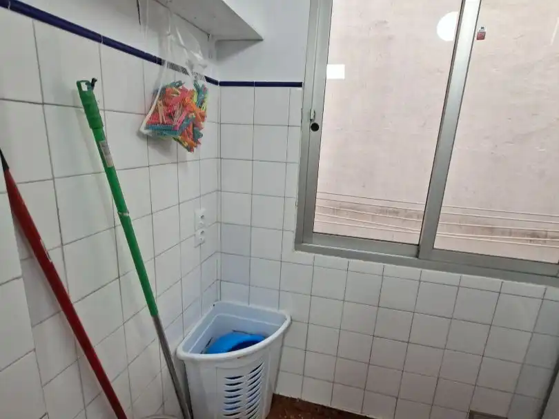 Baño de Piso en venta en Oliva con Aire acondicionado