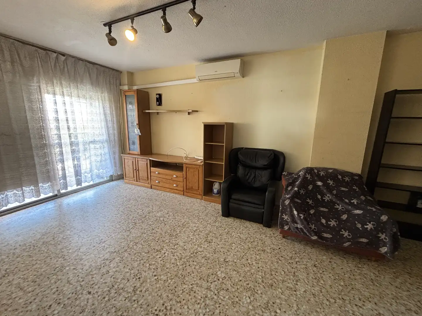 Pis en venda a Avenida Nehemias, 6, Santa Cristina - San Rafael Sala d'estar de Pis en venda en Málaga Capital amb Aire condicionat, Terrassa i Balcó