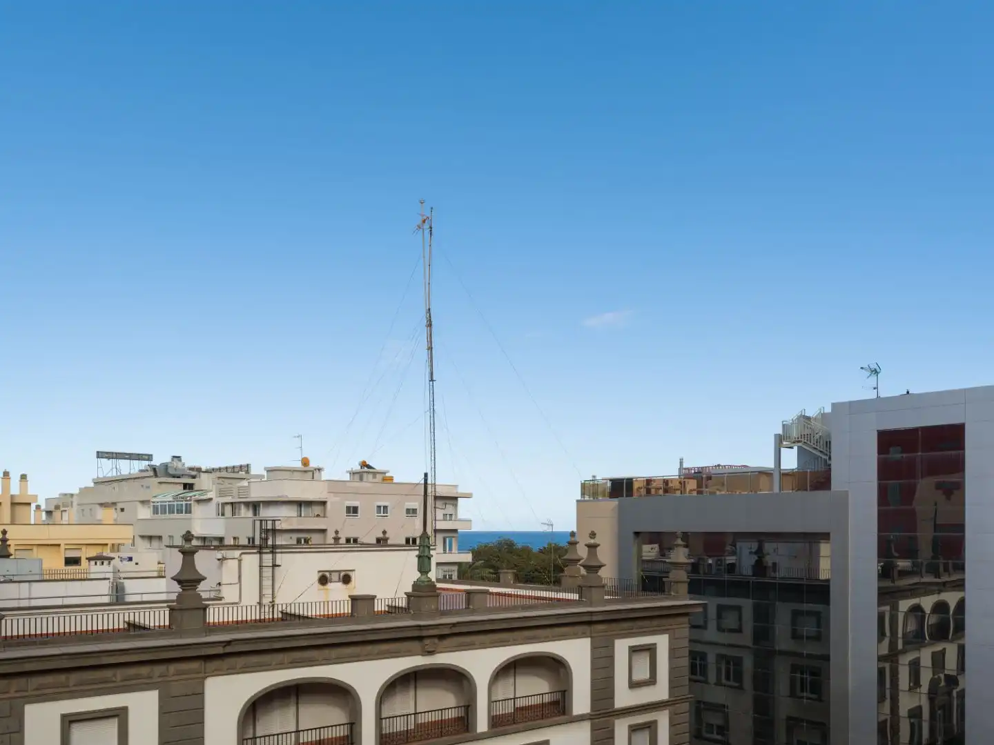 Exterior view of Flat for rent in Las Palmas de Gran Canaria  with Air Conditioner, Parquet flooring and Furnished