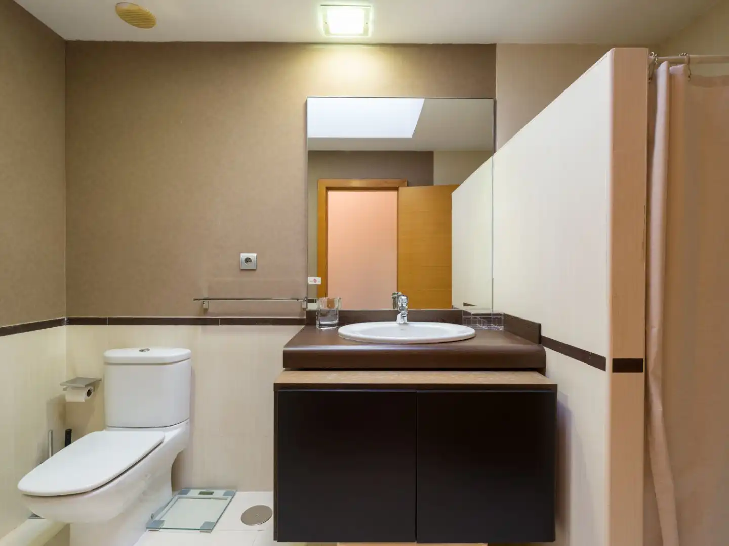 Bathroom of Flat for rent in Las Palmas de Gran Canaria  with Air Conditioner, Parquet flooring and Furnished