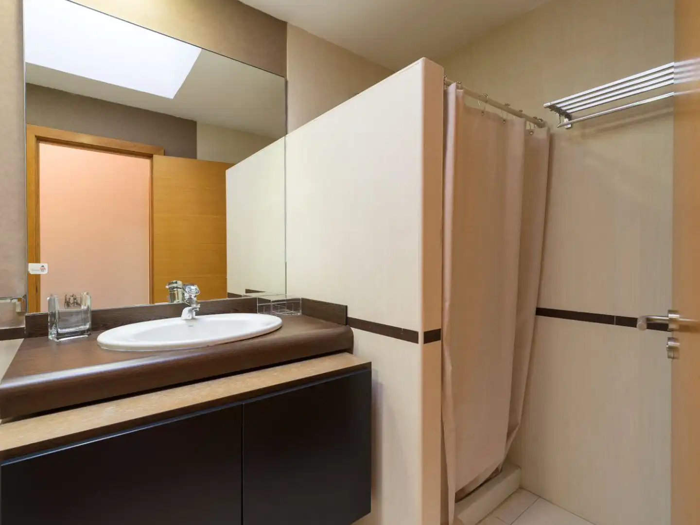 Bathroom of Flat for rent in Las Palmas de Gran Canaria  with Air Conditioner, Parquet flooring and Furnished