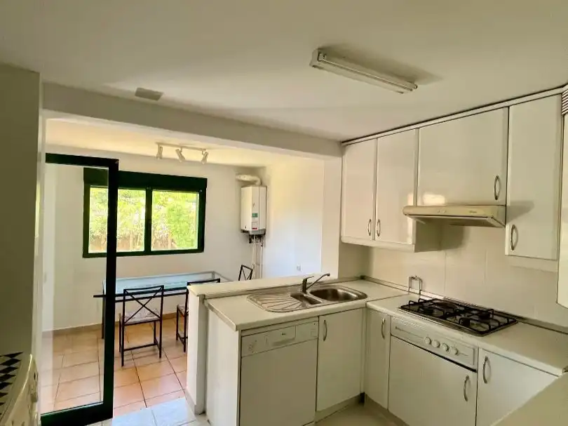 Casa o chalet en venta en Avenida de Francisco Guerrero, 6, Club de Campo Cocina de Casa o chalet en venta en Club de Campo con Calefacción, Jardín privado y Parquet